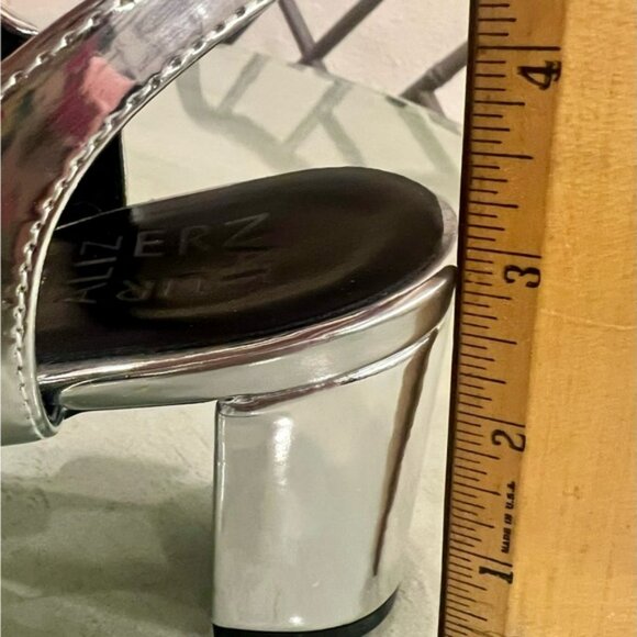 Naturalizer Silver Heels with Sleek Design - Picture 3 of 8